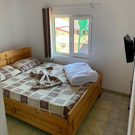 Casa Pestelui 호텔 Două Mai 외부 사진