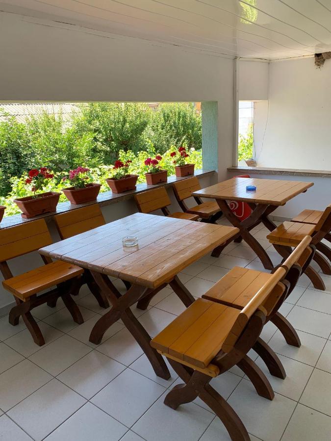 Casa Pestelui 호텔 Două Mai 외부 사진