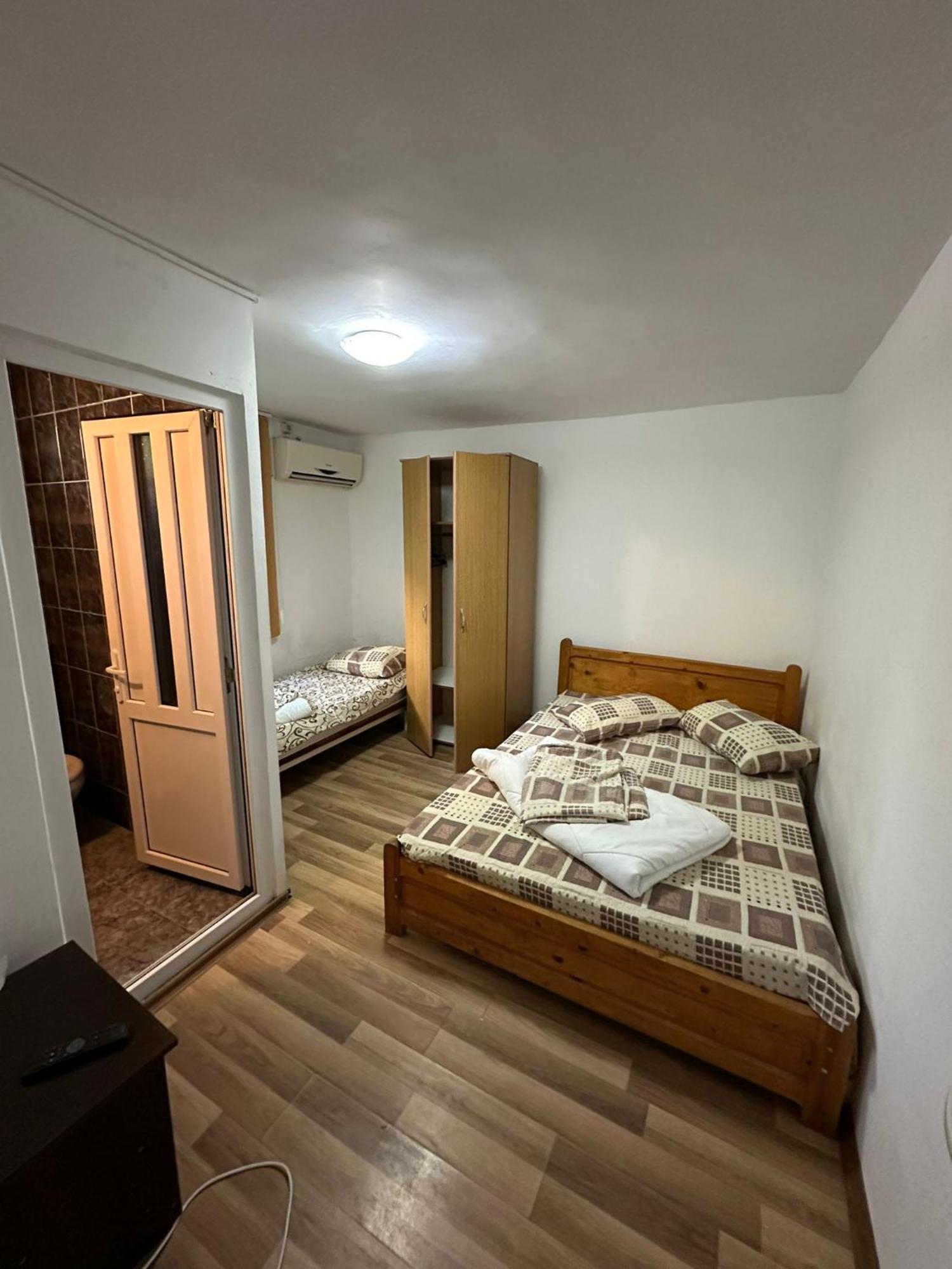 Casa Pestelui 호텔 Două Mai 외부 사진