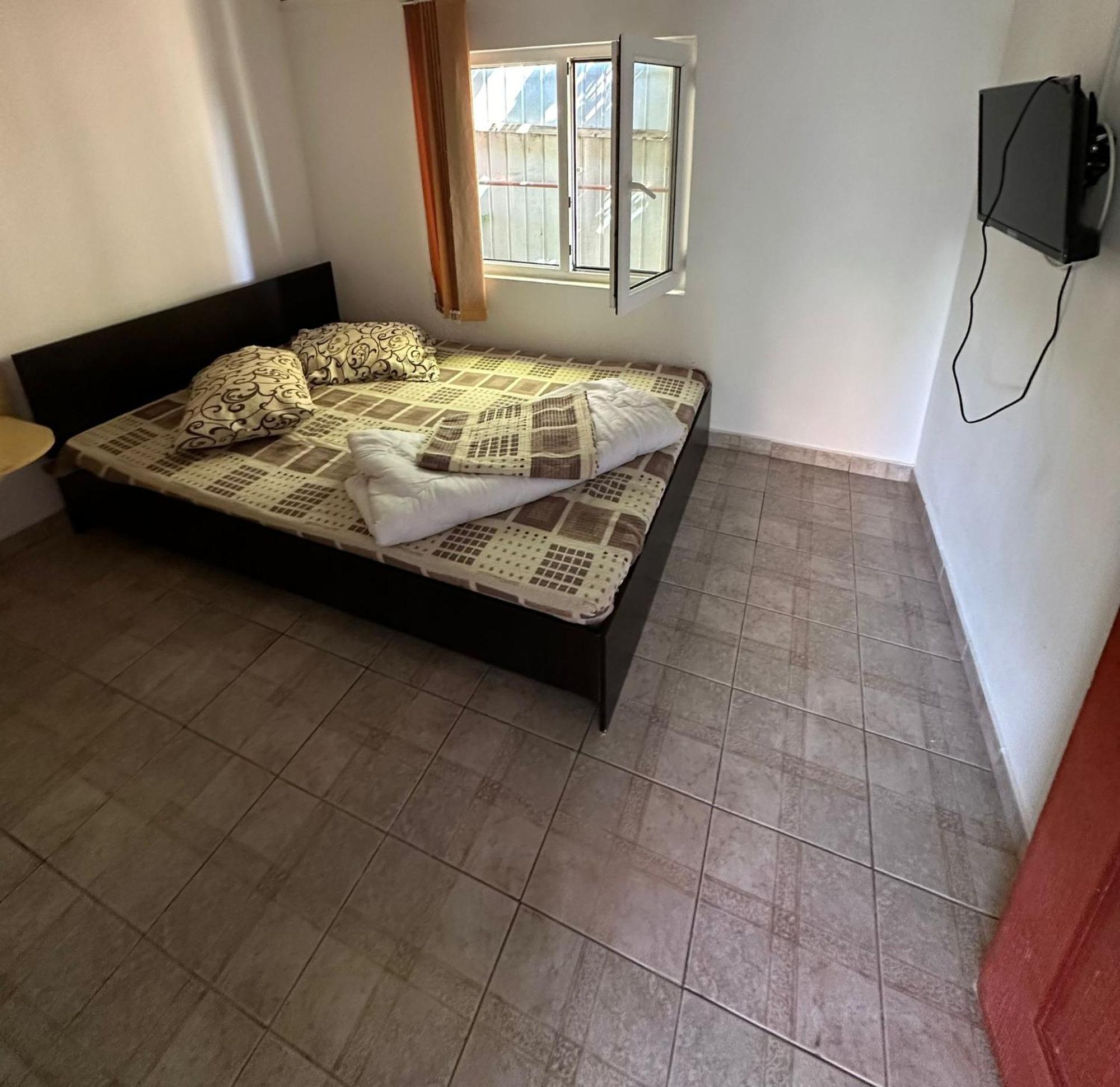 Casa Pestelui 호텔 Două Mai 외부 사진